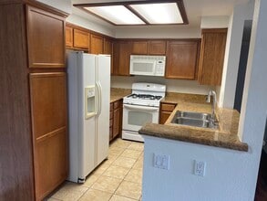 200 E Alessandro Blvd, Unit #34 in Riverside, CA - Building Photo - Building Photo