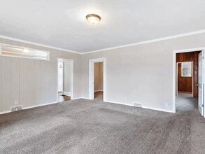 1018 Haskell Ave, Unit #3 in Rockford, IL - Building Photo - Building Photo