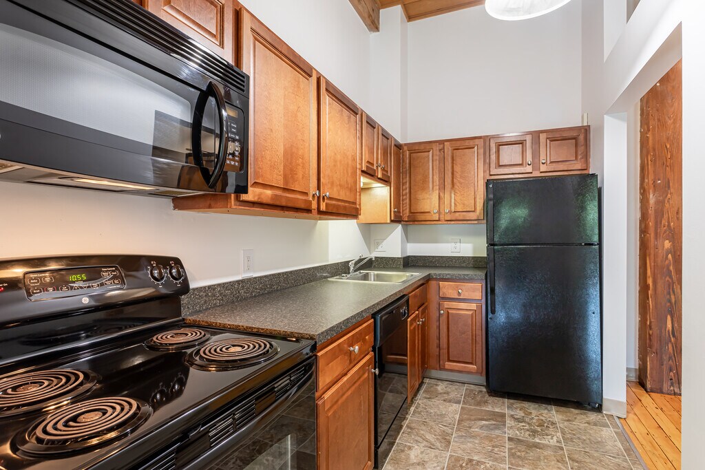 Stockbridge Court Springfield, MA Apartments