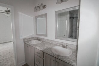 307 Four Seasons Dr in Statesboro, GA - Building Photo - Building Photo