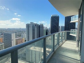 1100 S Miami Ave, Unit 3106 in Miami, FL - Foto de edificio - Building Photo