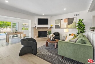 5900 Alcove Ave in Los Angeles, CA - Building Photo - Building Photo