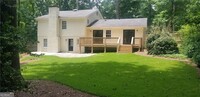 5663 Mill Shire Ln in Dunwoody, GA - Foto de edificio - Building Photo