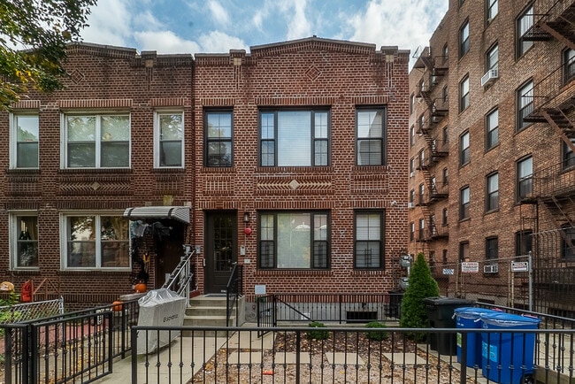 3279 33rd St, Unit 2B