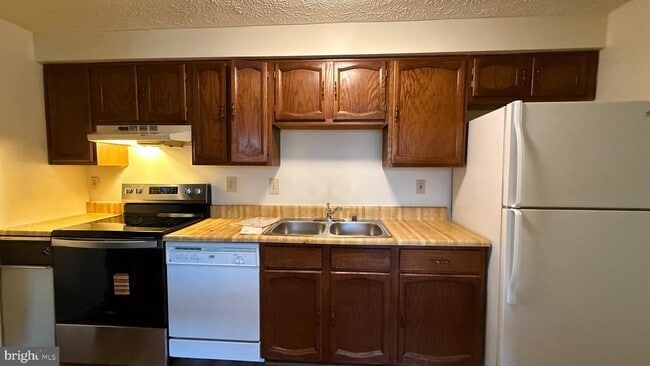 997 Heather Ridge Dr in Frederick, MD - Building Photo - Building Photo