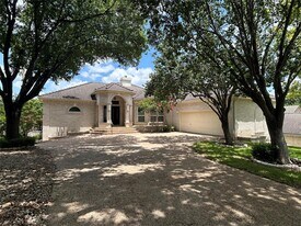 41 Stillmeadow Dr in The Hills, TX - Building Photo