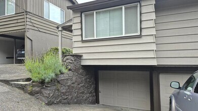 2761 NW Quimby St in Portland, OR - Building Photo - Building Photo