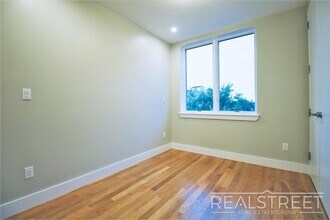 1137 St Marks Ave, Unit 3B in Brooklyn, NY - Foto de edificio - Building Photo
