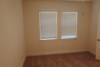 3352 Vine Ter Trce in Houston, TX - Building Photo - Building Photo