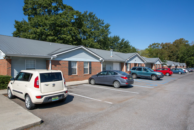 Shelby Woods Apartments in Columbiana, AL - Foto de edificio - Primary Photo