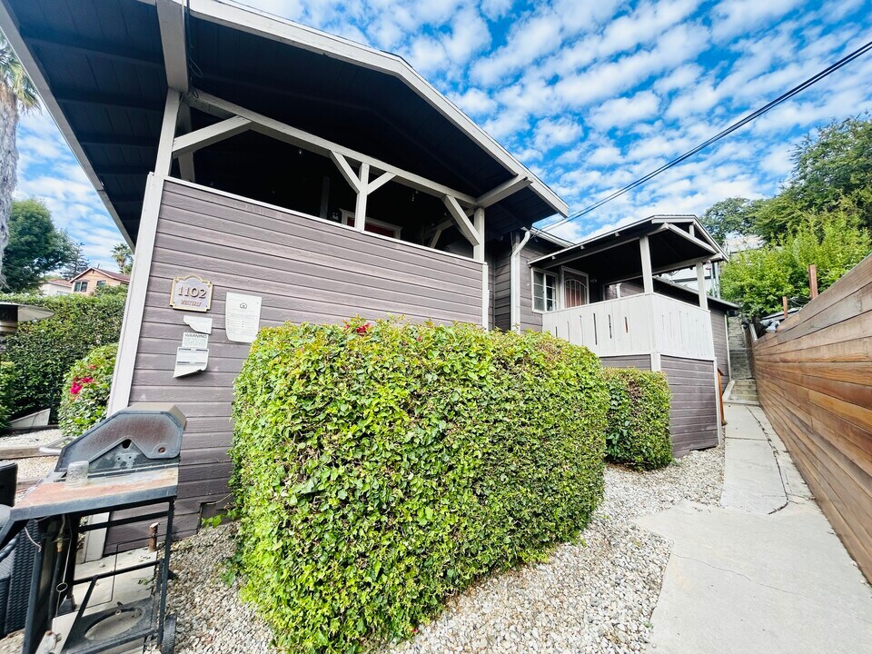 1102 Westerly Ter, Unit 1102 in Los Angeles, CA - Building Photo