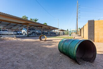 Courtyard at Encanto Apartments in Phoenix, AZ - Building Photo - Building Photo