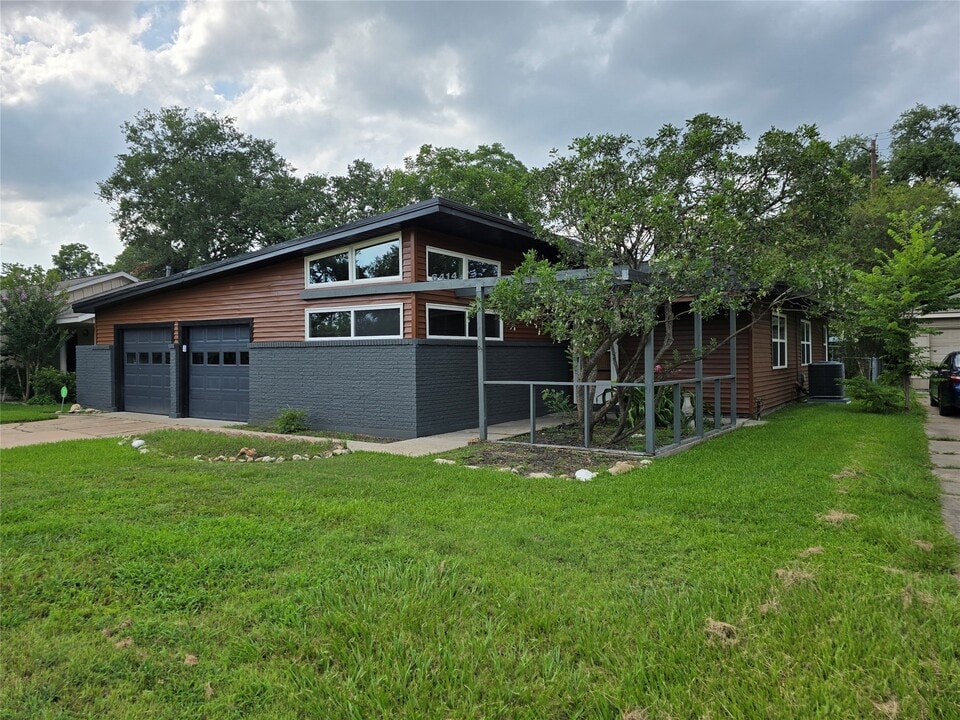 6414 Neff St in Houston, TX - Building Photo