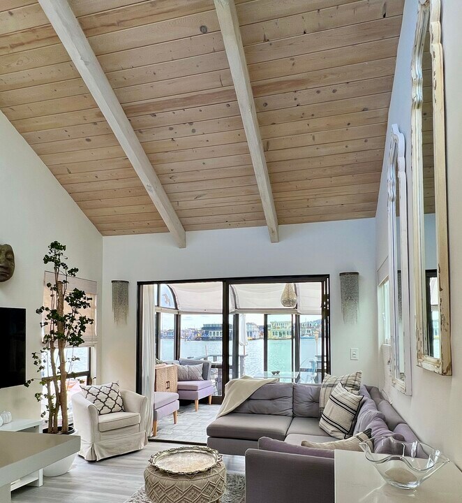 10 Issaquah Dock in Sausalito, CA - Building Photo