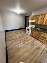 247 W 11th St in Dubuque, IA - Building Photo - Building Photo