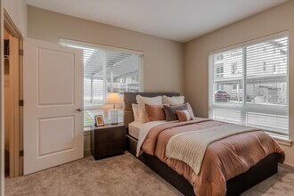 Fox Ridge Apartments in Troutdale, OR - Building Photo - Interior Photo