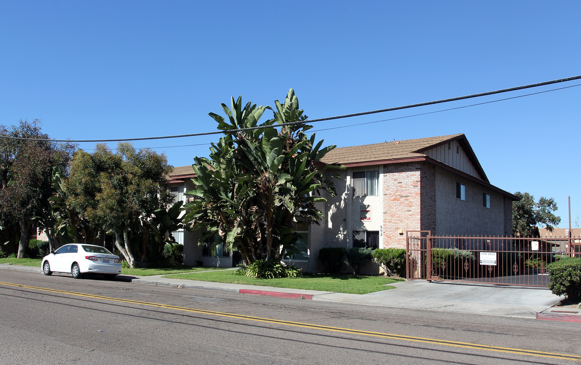 Anita Square Apartments in Chula Vista, CA - Foto de edificio