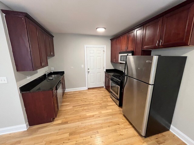 4544 W George St, Unit 2 in Chicago, IL - Building Photo