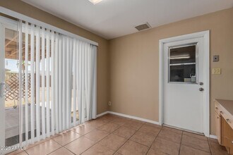 4231 E Grove St in Phoenix, AZ - Building Photo - Building Photo