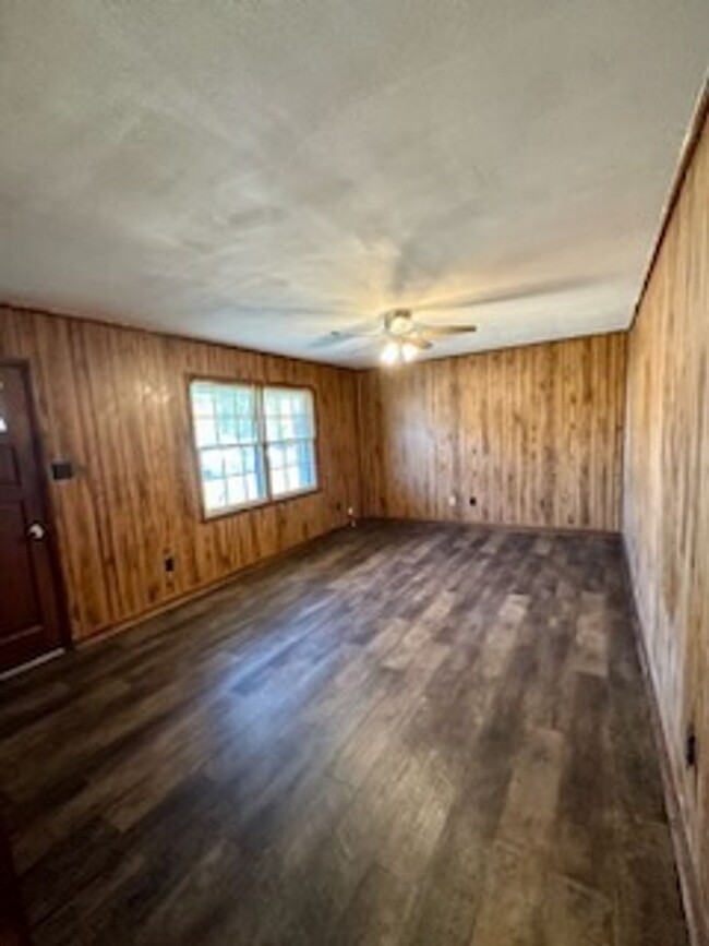 10 Glenda Dr-Unit -Apt A in Cave Spring, GA - Foto de edificio - Building Photo