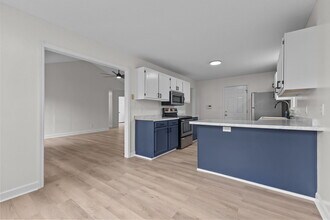 1821 Swann St in Fayetteville, NC - Building Photo - Building Photo