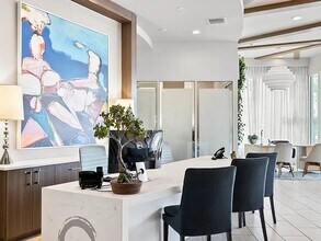 700 Cocoanut Ave-Unit -332 in Sarasota, FL - Building Photo - Building Photo