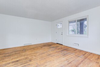 111 Sherman Ave in Mount Oliver, PA - Building Photo - Building Photo