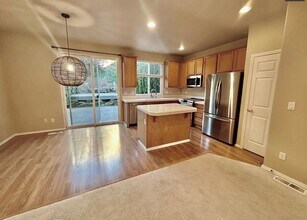 20366 Hoodview Ave in West Linn, OR - Building Photo - Building Photo