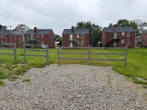430 1/2 Oak St, Unit 430 Oak St. Unit #2 in Marion, OH - Foto de edificio - Building Photo
