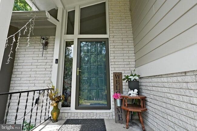 property at 5400 Woodlyn Ct