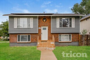 248 W Downs Cir in Ogden, UT - Building Photo