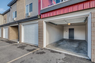 Elevate Student Living in Green Bay, WI - Building Photo - Building Photo