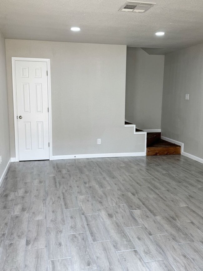 8746 Glen Meadow Ln in Beaumont, TX - Building Photo - Building Photo