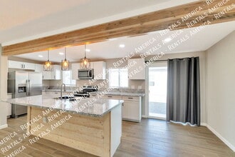 4733 E 18th St, Unit J204 in Tucson, AZ - Building Photo - Building Photo