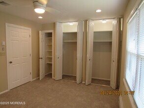 709A Plymouth Dr in Lakewood, NJ - Building Photo - Building Photo