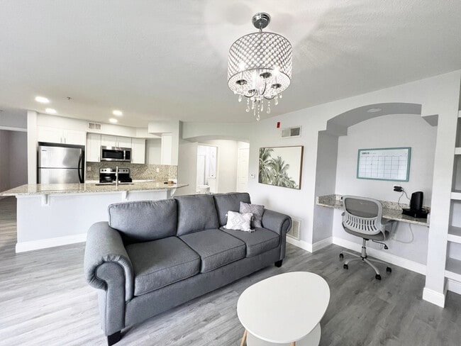 7250 Westpointe Blvd in Orlando, FL - Foto de edificio - Building Photo