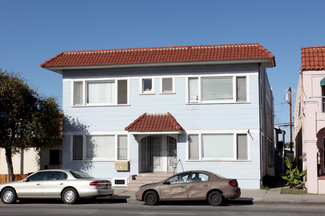 2223 E 7th St in Long Beach, CA - Building Photo