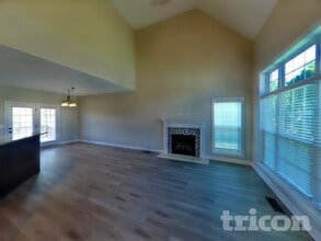 317 Abeline Dr in Clarksville, TN - Building Photo - Building Photo