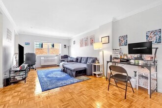 100 Marion St, Unit 33 in Brookline, MA - Building Photo - Building Photo