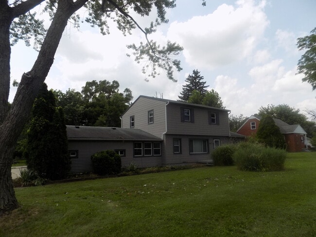 property at 3565 Crooks Rd