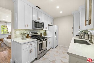 1325 Washington Ave in Santa Monica, CA - Building Photo - Building Photo