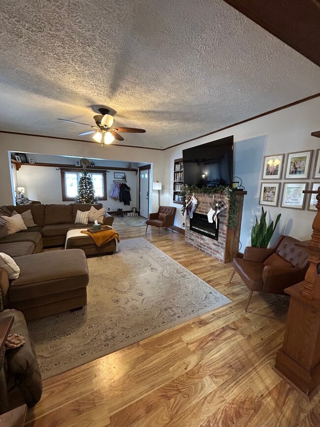 property at 713 E Elm St