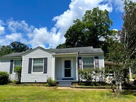 36 Maplewood Ln in Natchez, MS - Building Photo