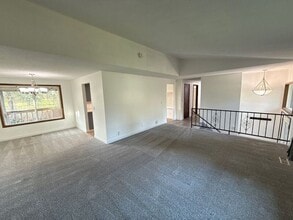 869 Meadowlawn Dr SE in Salem, OR - Building Photo - Building Photo