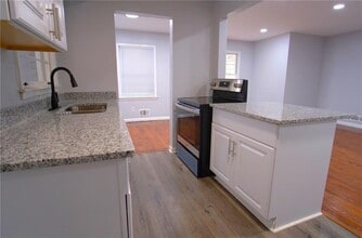 1977 Dodson Dr SW in Atlanta, GA - Building Photo - Building Photo