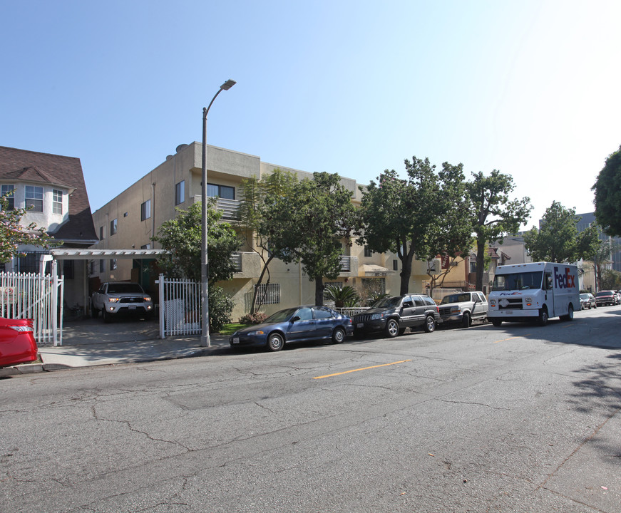 922-928 S Burlington Ave in Los Angeles, CA - Building Photo