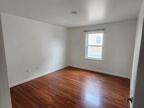 115 Walnut St. in Roselle, NJ - Building Photo - Building Photo