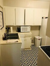 527 8th St N in St. Petersburg, FL - Building Photo - Building Photo