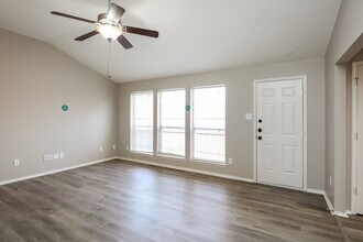 5904 Heatherglen Terrace in Fort Worth, TX - Building Photo - Building Photo