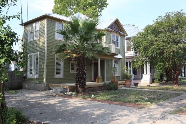 property at 228 W Woodlawn Ave